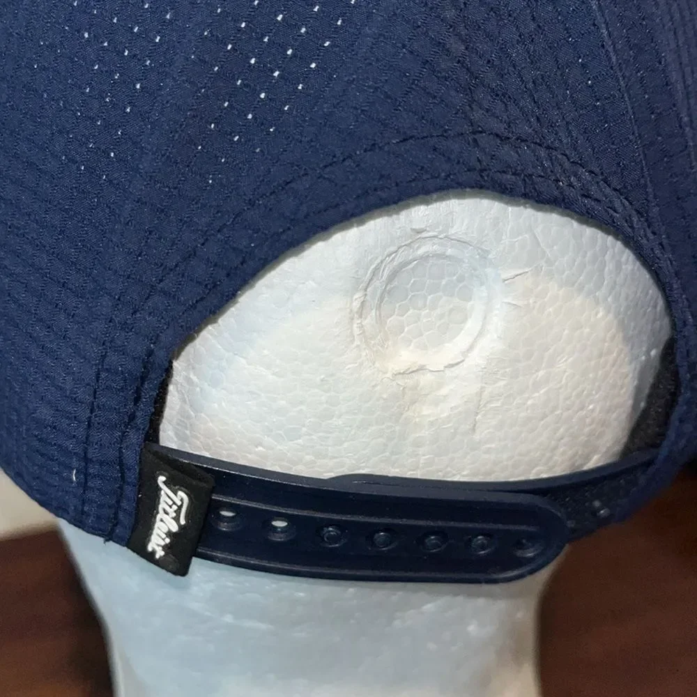 Navy Blue Titleist SnapBack 100% polyester washable golf cap hat